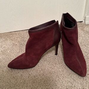 Adrienne Vittadini sz 7.5 purple booties